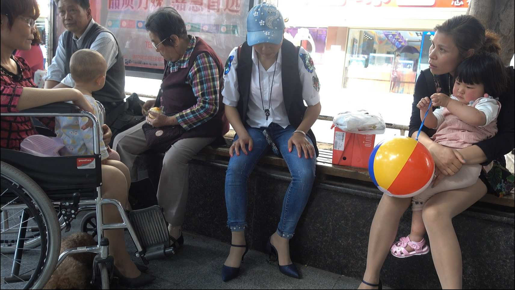 streetsnapnylon[00 00 49][20181205 225143 7]